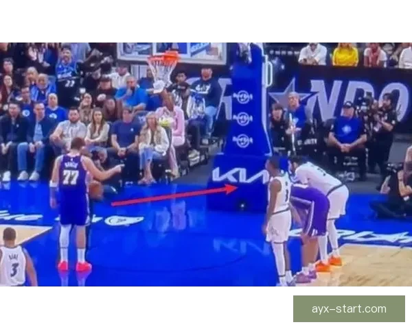 湖人魔术赛后裁判确认最后时刻判罚维持球权归湖人